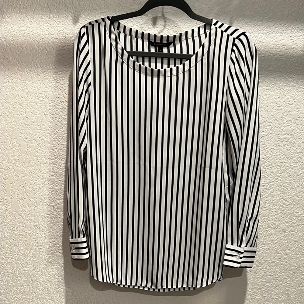 Banana Republic Black and White Relaxed 3/4 Sleeve Blouse